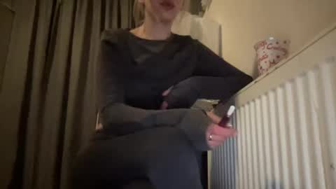 Snapshot of sarrah_rossy chatting on February 2025 11:49:01 PM Sarrah online show from February 2025 11:49:01 PM