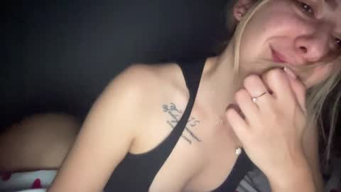 Snapshot of sarrah_rossy chatting on February 2025 11:17:01 PM Sarrah online show from February 2025 11:17:01 PM
