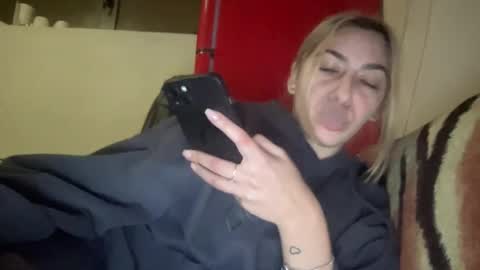 Snapshot of sarrah_rossy chatting on February 2025 08:10:01 PM Sarrah online show from February 2025 08:10:01 PM