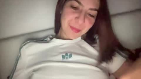 Snapshot of sarrah_rossy chatting on March 2025 03:24:01 AM Sarrah online show from March 2025 03:24:01 AM