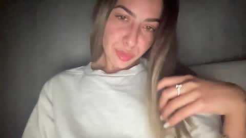 Snapshot of sarrah_rossy chatting on September 2025 08:32:01 PM Sarrah online show from September 2025 08:32:01 PM