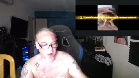 Snapshot of saruandjay chatting on October 2025 10:42:02 PM Giselle and Jay online show from October 2025 10:42:02 PM