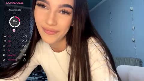 Valentina online show from October 2025 03:19:01 PM