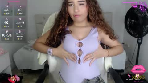 Sofia online show from October 2025 10:04:01 PM