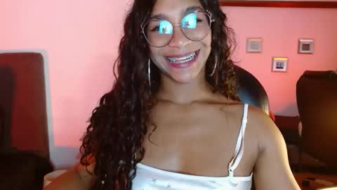 Snapshot of sasha_bowei chatting on October 2025 02:12:02 AM sasha_bowei online show from October 2025 02:12:02 AM