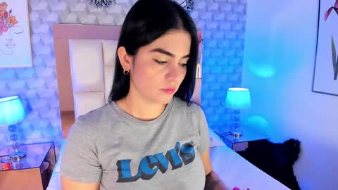 Camila  online show from October 2025 11:54:02 AM