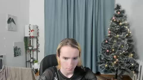 Snapshot of sasha_vesmus chatting on December 2025 09:20:01 PM Sasha Vesmus online show from December 2025 09:20:01 PM