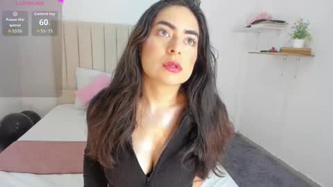 Snapshot of sashaa_petit chatting on September 2025 11:21:01 AM Sashaa online show from September 2025 11:21:01 AM
