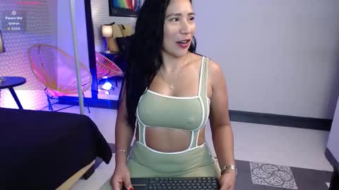 Snapshot of sashaavixen chatting on October 2025 11:47:01 AM Sasha online show from October 2025 11:47:01 AM