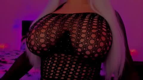 Snapshot of sashachase chatting on October 2025 03:35:01 AM Sasha online show from October 2025 03:35:01 AM