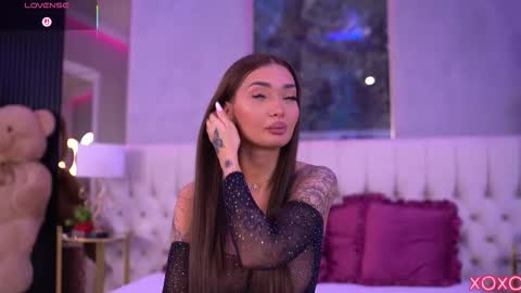 Dennise online show from September 2025 06:34:01 PM