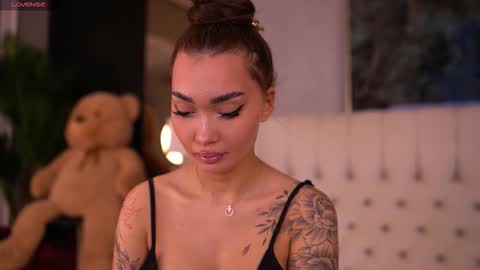 Dennise online show from October 2025 06:16:02 PM