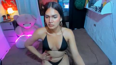 ESTELLA online show from February 2025 03:50:02 PM