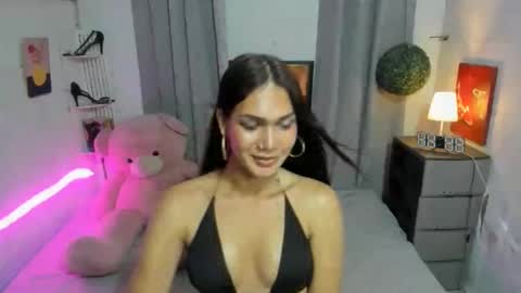 ESTELLA online show from February 2025 02:08:01 PM