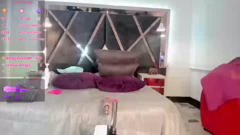 Sahaporn online show from September 2025 02:39:02 PM