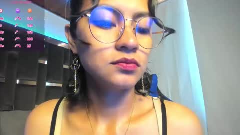 Sahaporn online show from September 2025 04:53:02 PM