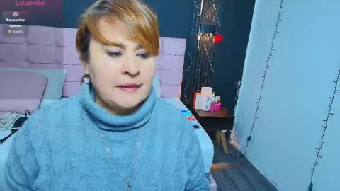 S A S H A R O S E online show from September 2025 12:37:01 PM