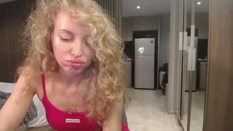 Snapshot of sashasweetsasha chatting on October 2025 05:35:01 PM Sasha online show from October 2025 05:35:01 PM