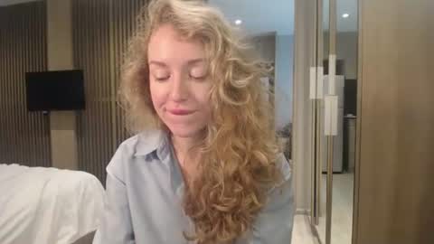 Snapshot of sashasweetsasha chatting on October 2025 06:14:02 AM Sasha online show from October 2025 06:14:02 AM