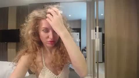 Snapshot of sashasweetsasha chatting on October 2025 06:03:01 AM Sasha online show from October 2025 06:03:01 AM