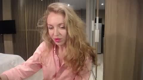 Snapshot of sashasweetsasha chatting on October 2025 01:43:02 PM Sasha online show from October 2025 01:43:02 PM