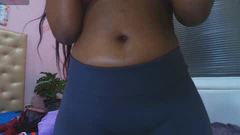 Snapshot of sashhalux22 chatting on March 2025 09:40:02 AM SashhaLux22 online show from March 2025 09:40:02 AM