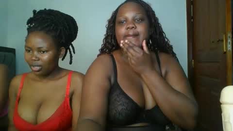 Snapshot of sassie_bee chatting on October 2025 05:33:01 PM sassie_bee online show from October 2025 05:33:01 PM