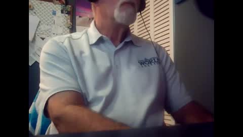 satyr64 online show from December 2025 06:36:02 PM