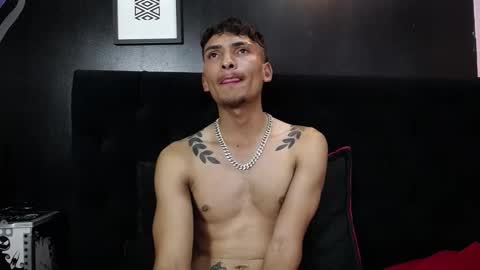 Snapshot of savagelover_ chatting on November 2025 05:06:02 PM SavageLover online show from November 2025 05:06:02 PM