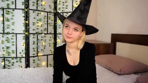 Snapshot of savannahshor chatting on October 2025 07:25:02 PM savannahshor online show from October 2025 07:25:02 PM