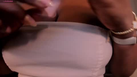 S a v a n n a h  online show from October 2025 12:25:01 PM