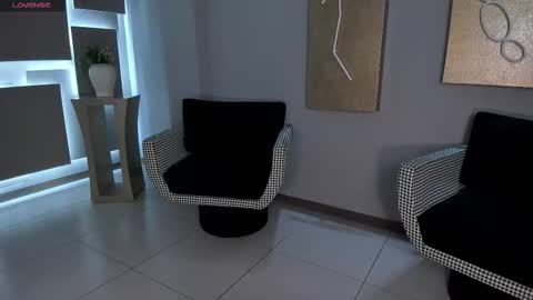 S a v a n n a h  online show from November 2025 12:05:02 PM