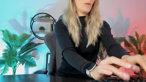 save the qween online show from December 2024 11:22:01 AM
