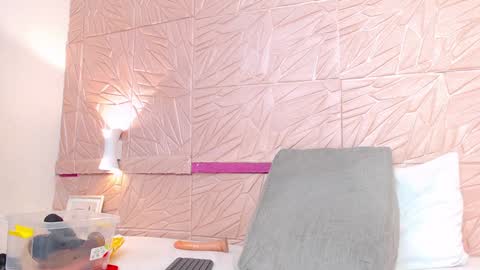 savory_pussy18 online show from December 2024 01:55:01 PM
