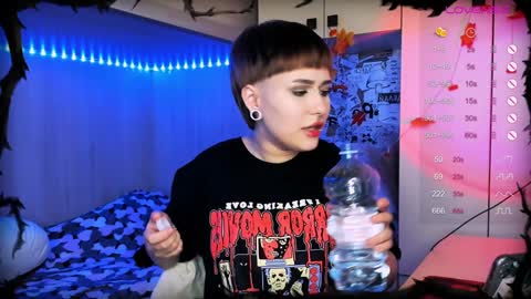 Snapshot of say_mary chatting on December 2024 05:04:01 PM pronoun she. name Mary. age 21. online show from December 2024 05:04:01 PM