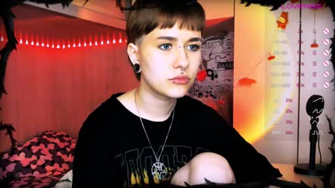 Snapshot of say_mary chatting on December 2024 02:00:02 PM pronoun she. name Mary. age 21. online show from December 2024 02:00:02 PM