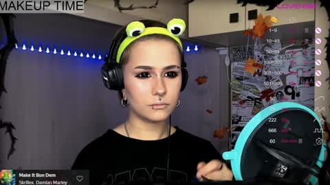Snapshot of say_mary chatting on December 2024 11:09:02 PM pronoun she. name Mary. age 21. online show from December 2024 11:09:02 PM