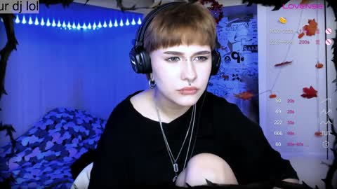 Snapshot of say_mary chatting on December 2024 12:35:02 AM pronoun she. name Mary. age 21. online show from December 2024 12:35:02 AM