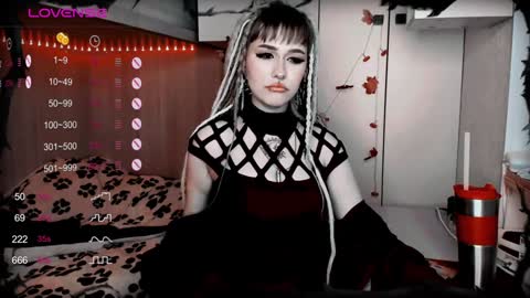 Snapshot of say_mary chatting on January 2025 06:24:02 PM pronoun she. name Mary. age 21. online show from January 2025 06:24:02 PM