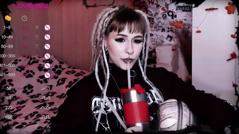 Snapshot of say_mary chatting on January 2025 09:25:01 PM pronoun she. name Mary. age 21. online show from January 2025 09:25:01 PM