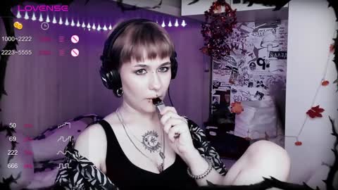 Snapshot of say_mary chatting on February 2025 12:03:02 PM pronoun she. name Mary. age 21. online show from February 2025 12:03:02 PM