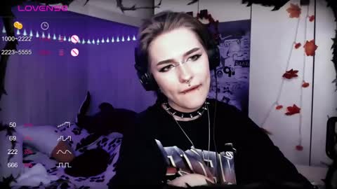 Snapshot of say_mary chatting on February 2025 01:49:02 PM pronoun she. name Mary. age 21. online show from February 2025 01:49:02 PM