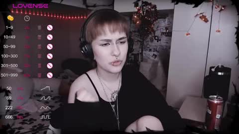 Snapshot of say_mary chatting on February 2025 06:21:01 PM pronoun she. name Mary. age 21. online show from February 2025 06:21:01 PM