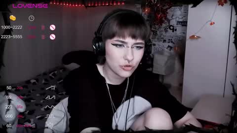 Snapshot of say_mary chatting on February 2025 08:36:01 PM pronoun she. name Mary. age 21. online show from February 2025 08:36:01 PM