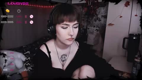 Snapshot of say_mary chatting on February 2025 01:50:01 PM pronoun she. name Mary. age 21. online show from February 2025 01:50:01 PM