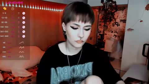 Snapshot of say_mary chatting on February 2025 08:52:02 PM pronoun she. name Mary. age 21. online show from February 2025 08:52:02 PM