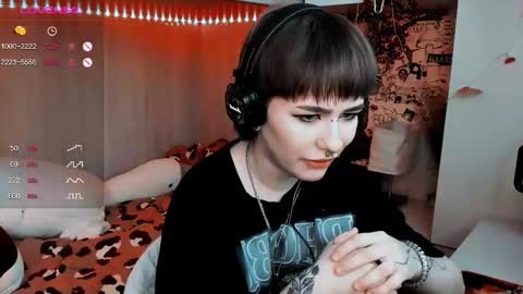 Snapshot of say_mary chatting on February 2025 10:27:02 AM pronoun she. name Mary. age 21. online show from February 2025 10:27:02 AM