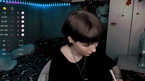 Snapshot of say_mary chatting on February 2025 03:08:01 PM pronoun she. name Mary. age 21. online show from February 2025 03:08:01 PM