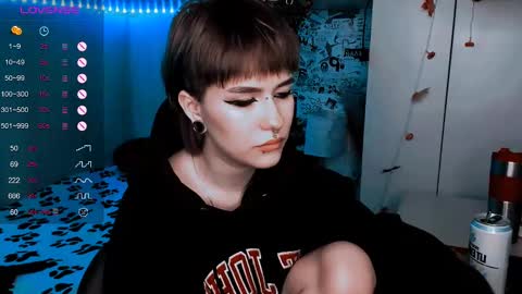 Snapshot of say_mary chatting on February 2025 02:43:02 PM pronoun she. name Mary. age 21. online show from February 2025 02:43:02 PM