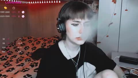Snapshot of say_mary chatting on March 2025 09:32:02 PM pronoun she. name Mary. age 21. online show from March 2025 09:32:02 PM